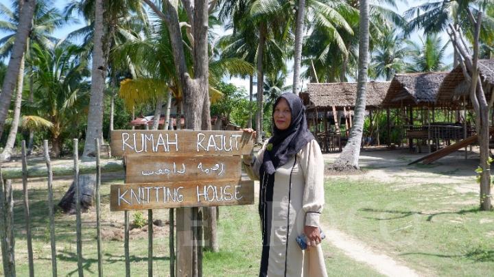 Rumah Rajut dan juga Tenun jadi Daya Tarik Turis Mancanegara di Pulau Ngenang Batam