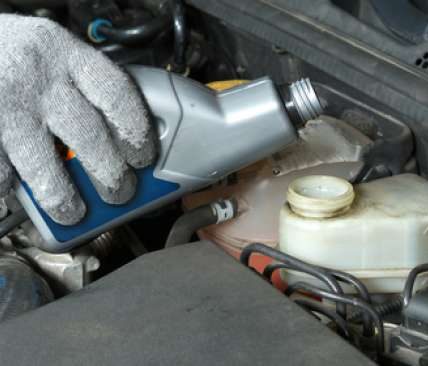 Siap Libur Nataru Pakai Mobil Pribadi, Jangan Lupa Pelumas Rem Mesti Diperiksa Seperti Hal ini Supaya Tidak Blong