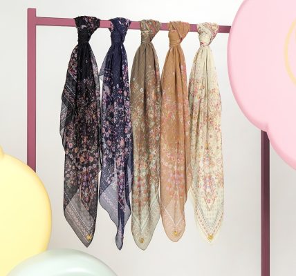 5 Warna Kerudung Segi Empat yang Mudah Dipadukan dengan Outfit Apa Saja!