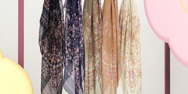 5 Warna Kerudung Segi Empat yang Mudah Dipadukan dengan Outfit Apa Saja!