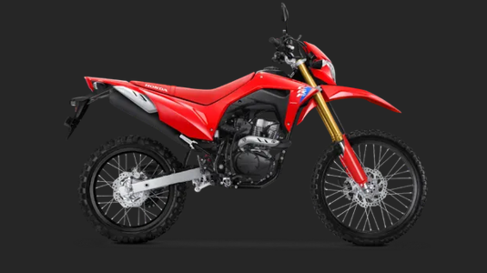 Honda CRF Terkena Lumpur hingga Menutupi Rantai, Bagaimana Cara Membersihkannya?