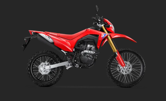 Honda CRF Terkena Lumpur hingga Menutupi Rantai, Bagaimana Cara Membersihkannya?